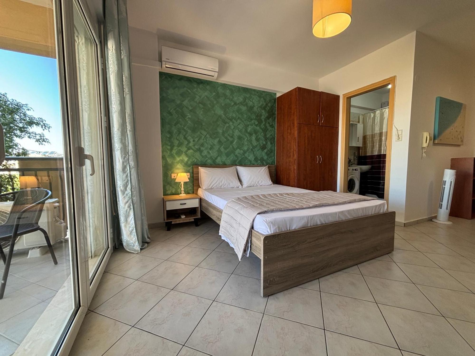 Happy Aparthotel