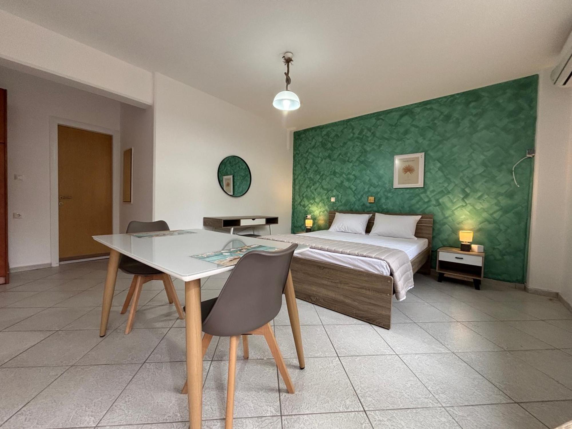 Happy Aparthotel